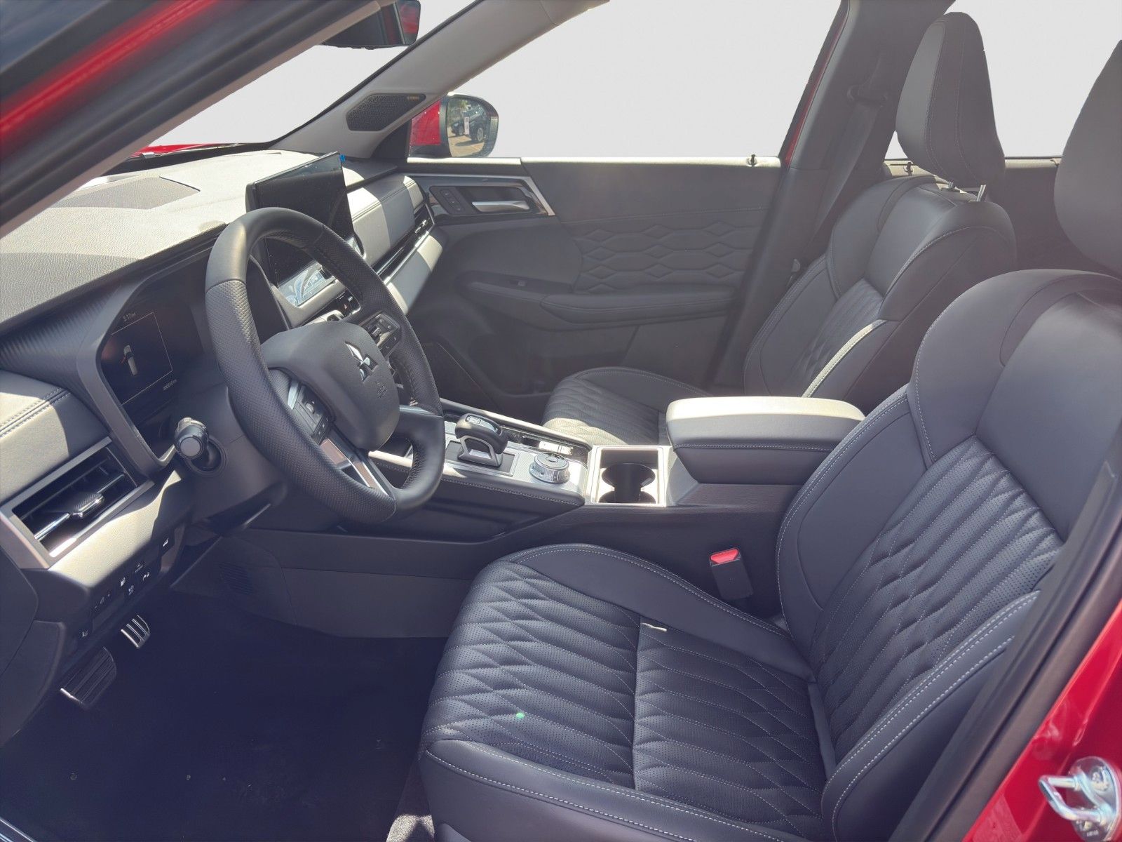 Fahrzeugabbildung Mitsubishi Outlander 2.4 PHEV 4WD TOP Leder Pano Standheizu