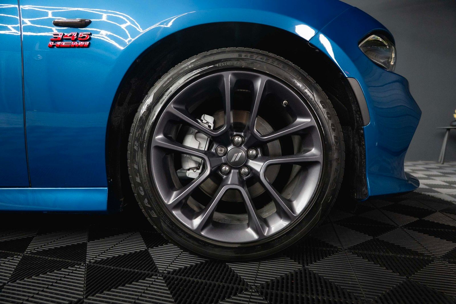 Fahrzeugabbildung Dodge Charger 5.7 V8 HEMI R/T DAYTONA Performance