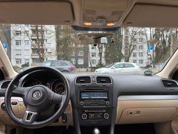 Volkswagen Golf - 10