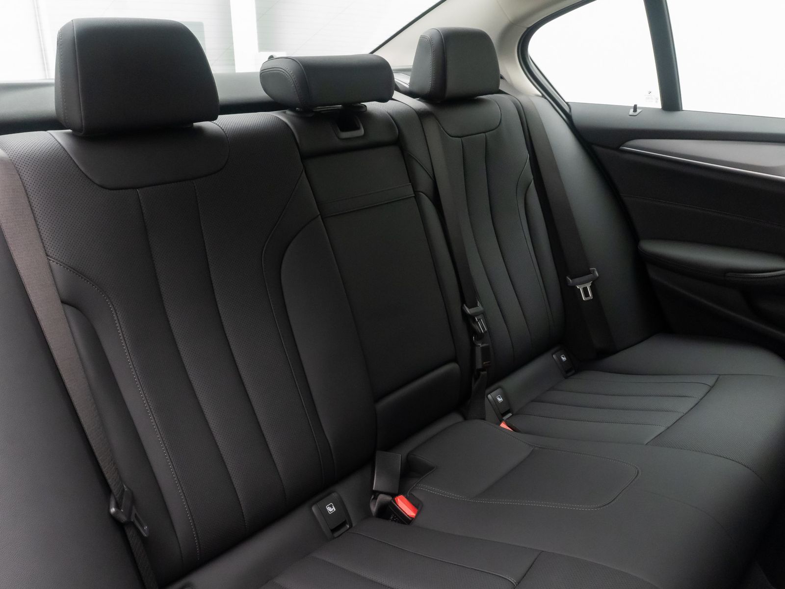 Fahrzeugabbildung BMW 530i DriveAss Alarm DAB Kamera CoickpitPro WLAN