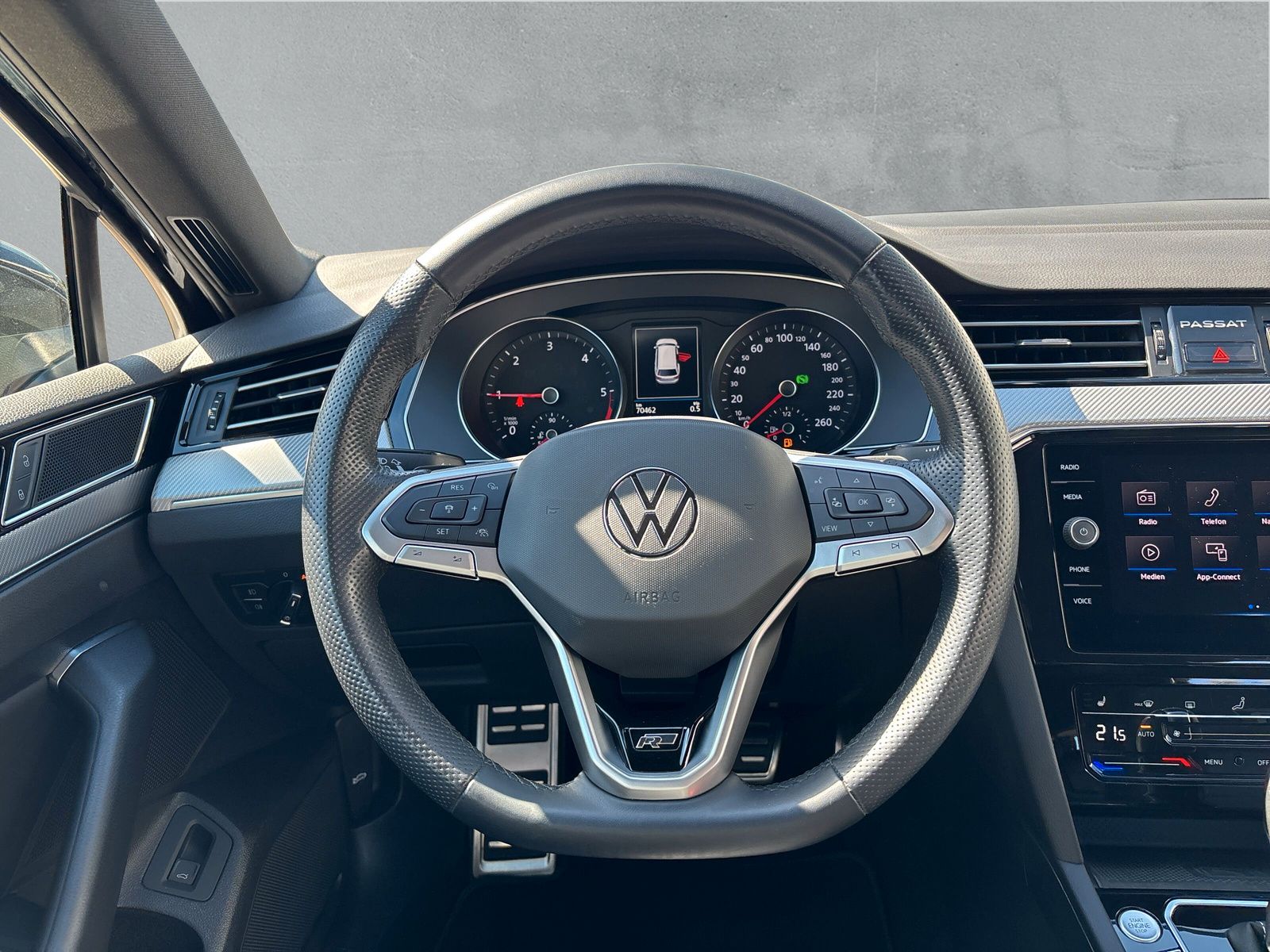 Fahrzeugabbildung Volkswagen Passat Variant 2.0 TDI R-Line AHK elek. Heckkl.