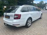 Skoda Octavia Combi Business Line Automatik Navi LED.. - Skoda Octavia: Business