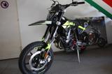 Fantic XMF 125 Performance in 2 Farben - FANTIC XMF 125 PERFORMANCE