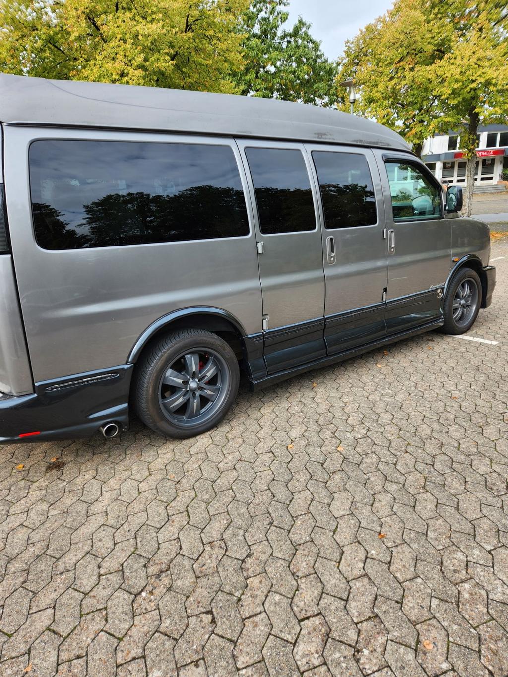 GMC Savana