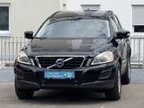 Volvo XC 60 XC60 Momentum AWD Allrad Automatik Navi - gebrauchte Volvo XC60 aus dem Jahr 2011
