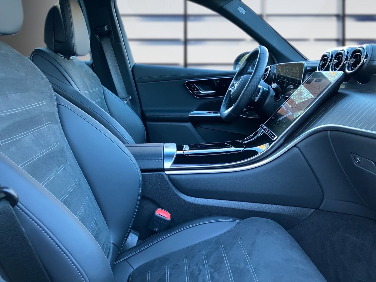 Fahrzeugabbildung Mercedes-Benz GLC 400 e 4M AMG+HEADUP+PROJ.LED+BURM+CARPL+STHZ