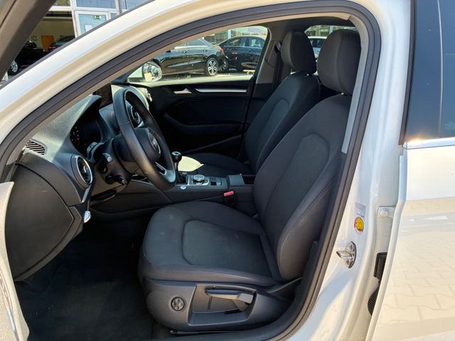 Fahrzeugabbildung Audi A3 Limo 35 TFSI >S Line/PANO/NAV/LED/Sitzheiz<