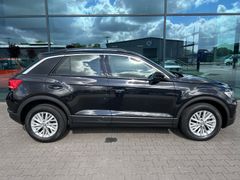 Fahrzeugabbildung Volkswagen T-Roc 1.5 TSI DSG Sitzheizung PDC Bluetooth