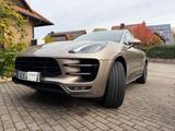 Porsche Macan Turbo mit Performance Paket - Porsche: Beige, Leder