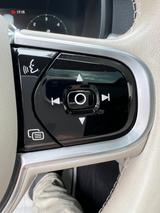 Volvo V90 D4 unfallfrei Momentum Geartronic,AHK,STHZ - weiße Volvo V90