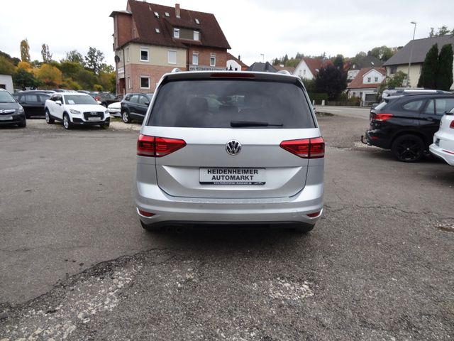 Fahrzeugabbildung Volkswagen Touran Comfortline/7-Sitz/150PS/AHK/Navi/