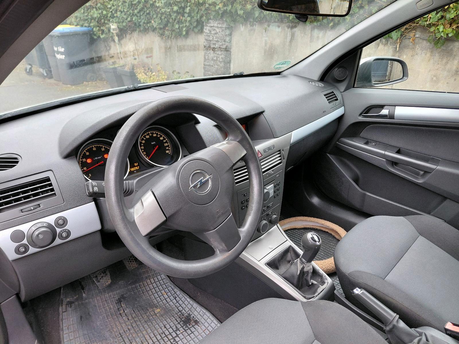 Opel Astra 2005 — photo 8