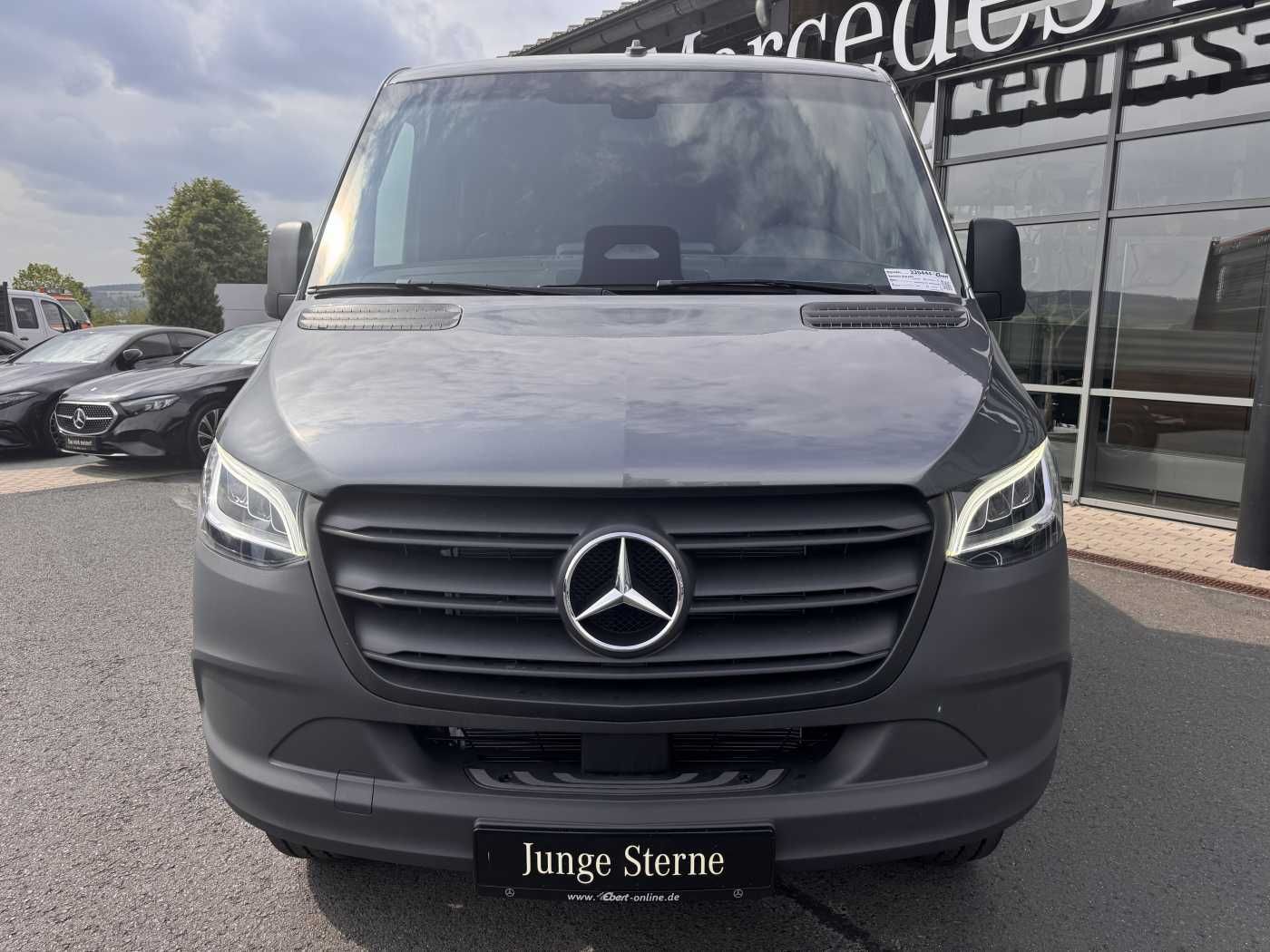 Fahrzeugabbildung Mercedes-Benz Sprinter 319 CDI 4x4 DoKa AHK3,5 Klima Kamera