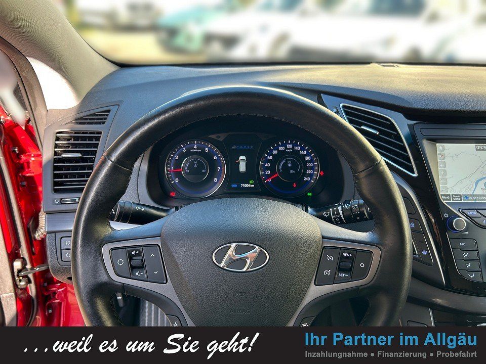 Fahrzeugabbildung Hyundai i40 KOMBI 2.0 GDI STYLE NAV+KAMERA+PDC GARANTIE+