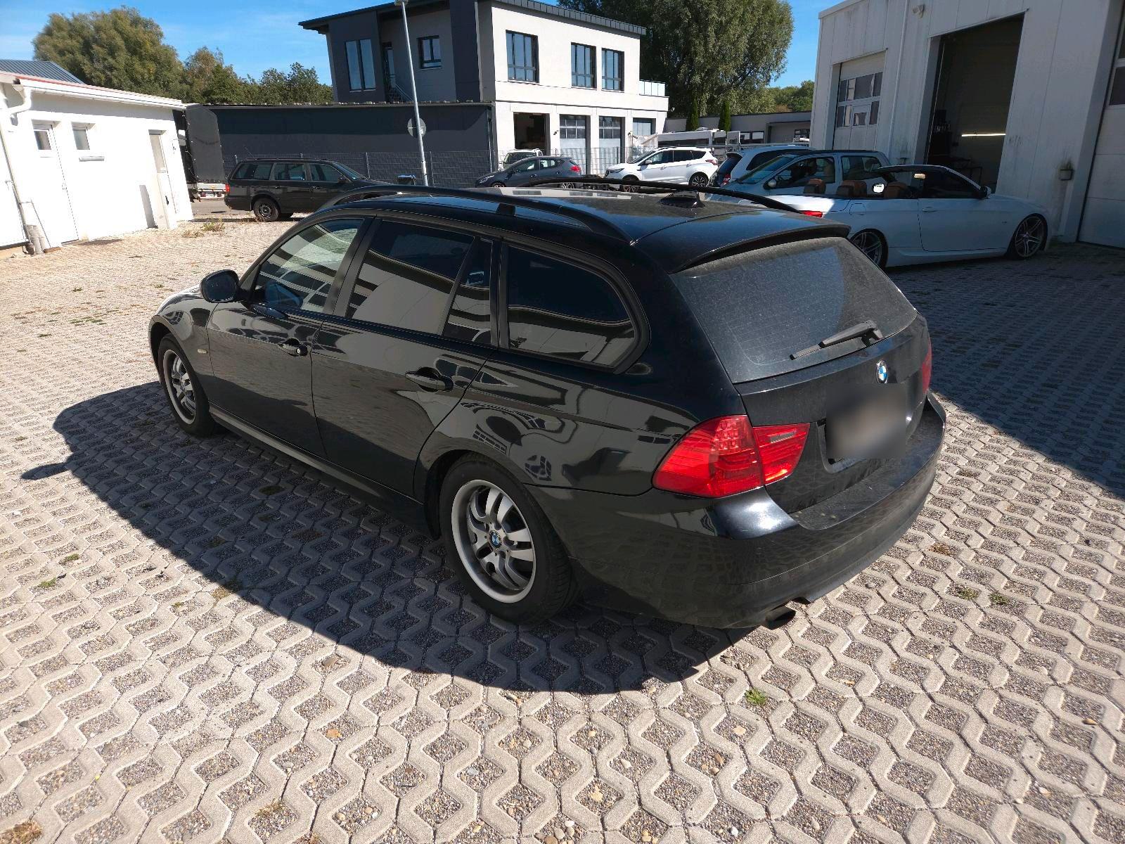 BMW 318 2009 — photo 7