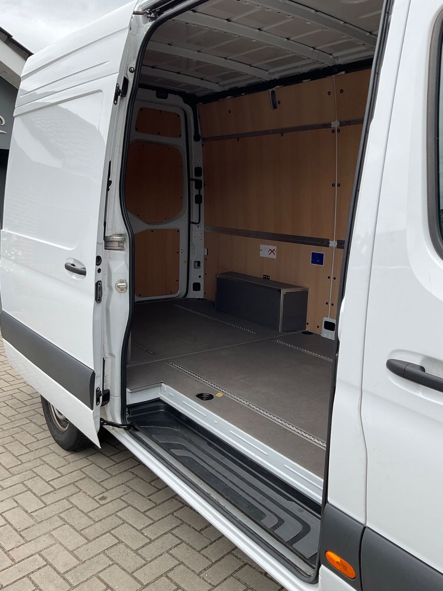 Fahrzeugabbildung Mercedes-Benz Sprinter 317 CDI,L2 H2,Automatik,Kamera,Navi,GJR