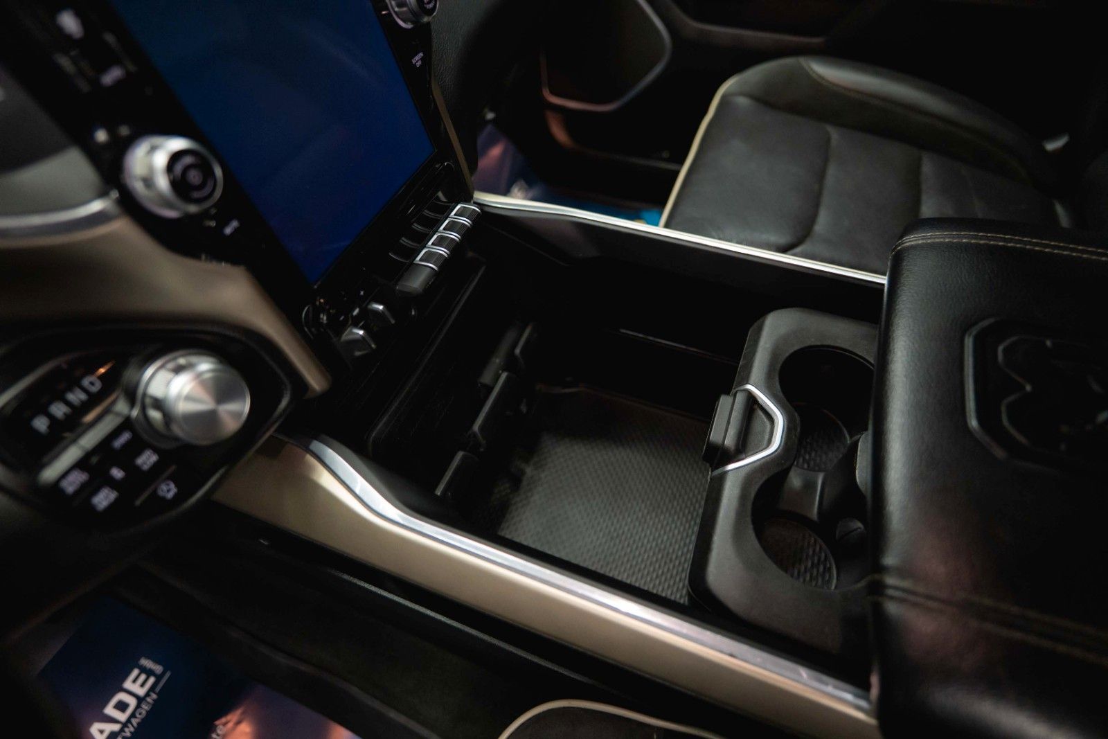Fahrzeugabbildung Dodge RAM 5.7 V8 HEMI 4x4 OFFROAD Night LARAMIE RAPTOR