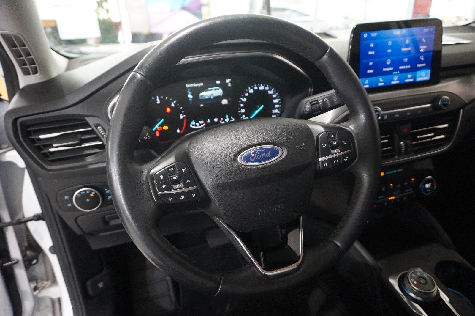 Fahrzeugabbildung Ford Focus Turnier 2.0D TITANIUM NAVI/LED/KAMERA/SHZ