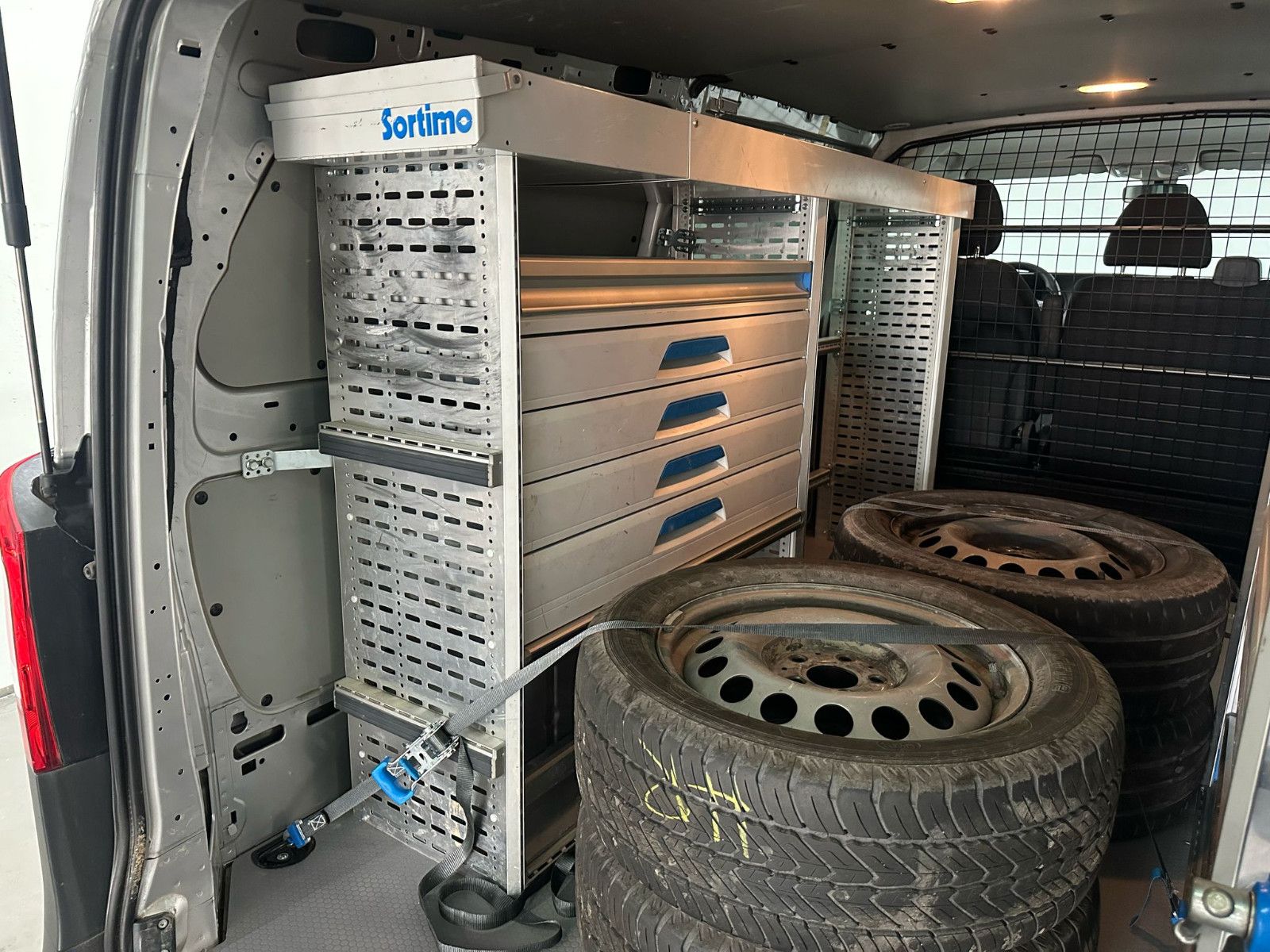 Fahrzeugabbildung Mercedes-Benz Vito 116 CDI 4Matic MIXTO *LANG*NAVI*SORTIMO*AHK