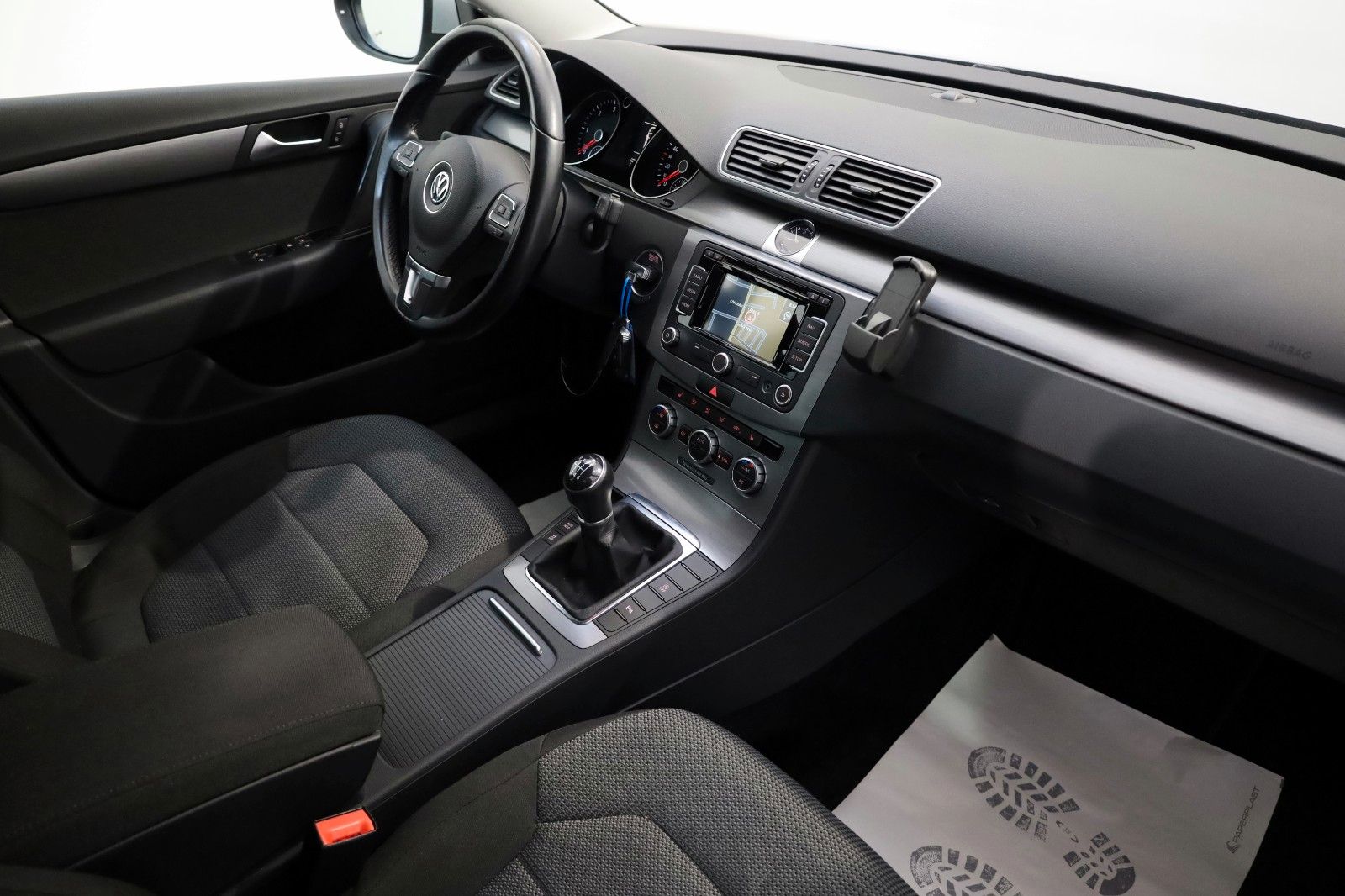 Fahrzeugabbildung Volkswagen Passat Variant Comfortline BlueM.,Navi,SH,AHK+WR