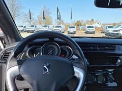 Fahrzeugabbildung Citroën DS3 SoChic VTI 120 Klimaautom. Hi-Fi, Bi-Color