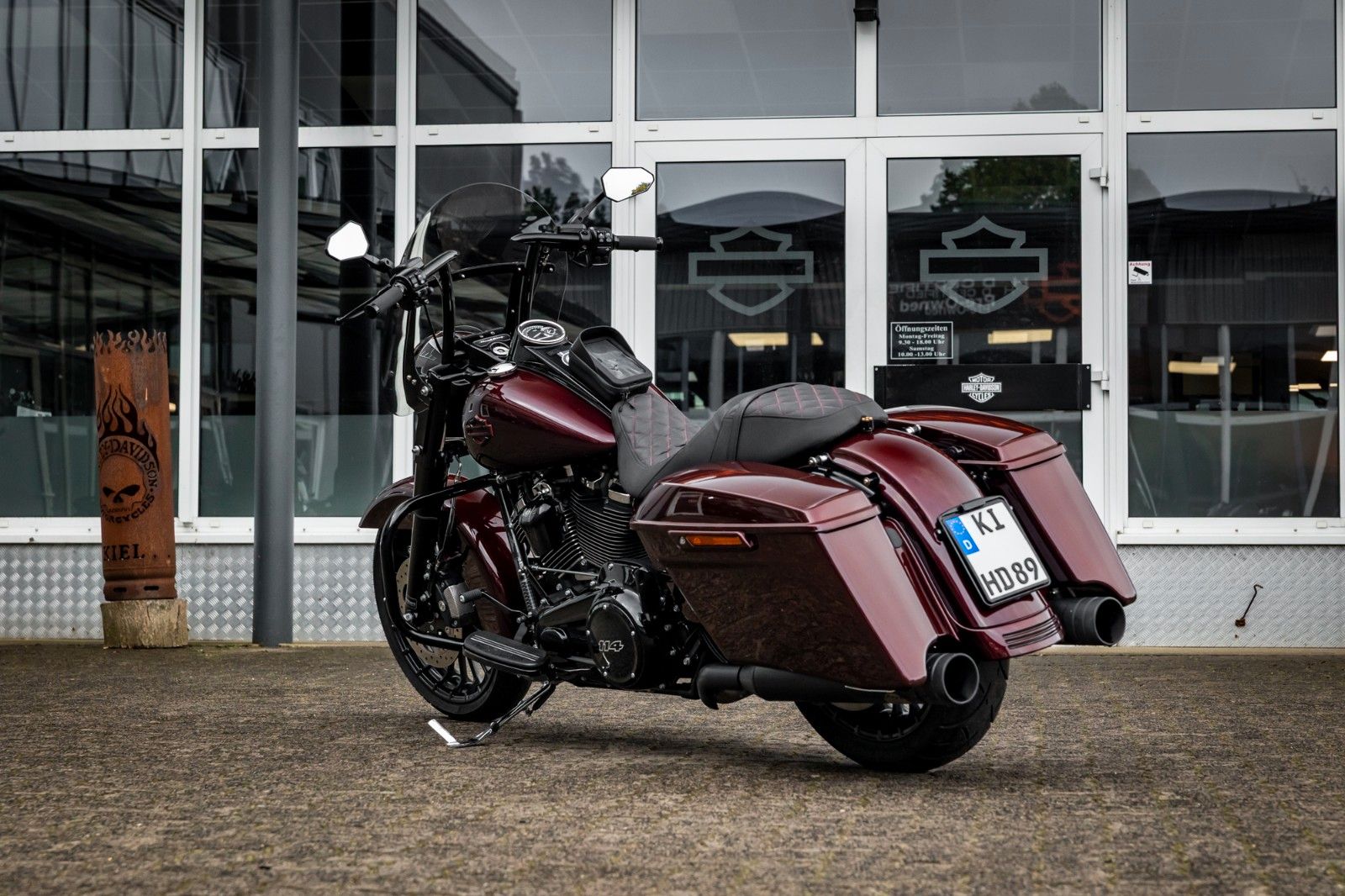 Fahrzeugabbildung Harley-Davidson FLHRXS ROAD KING SPECIAL 114 CUI - JEKILL&HYDE -