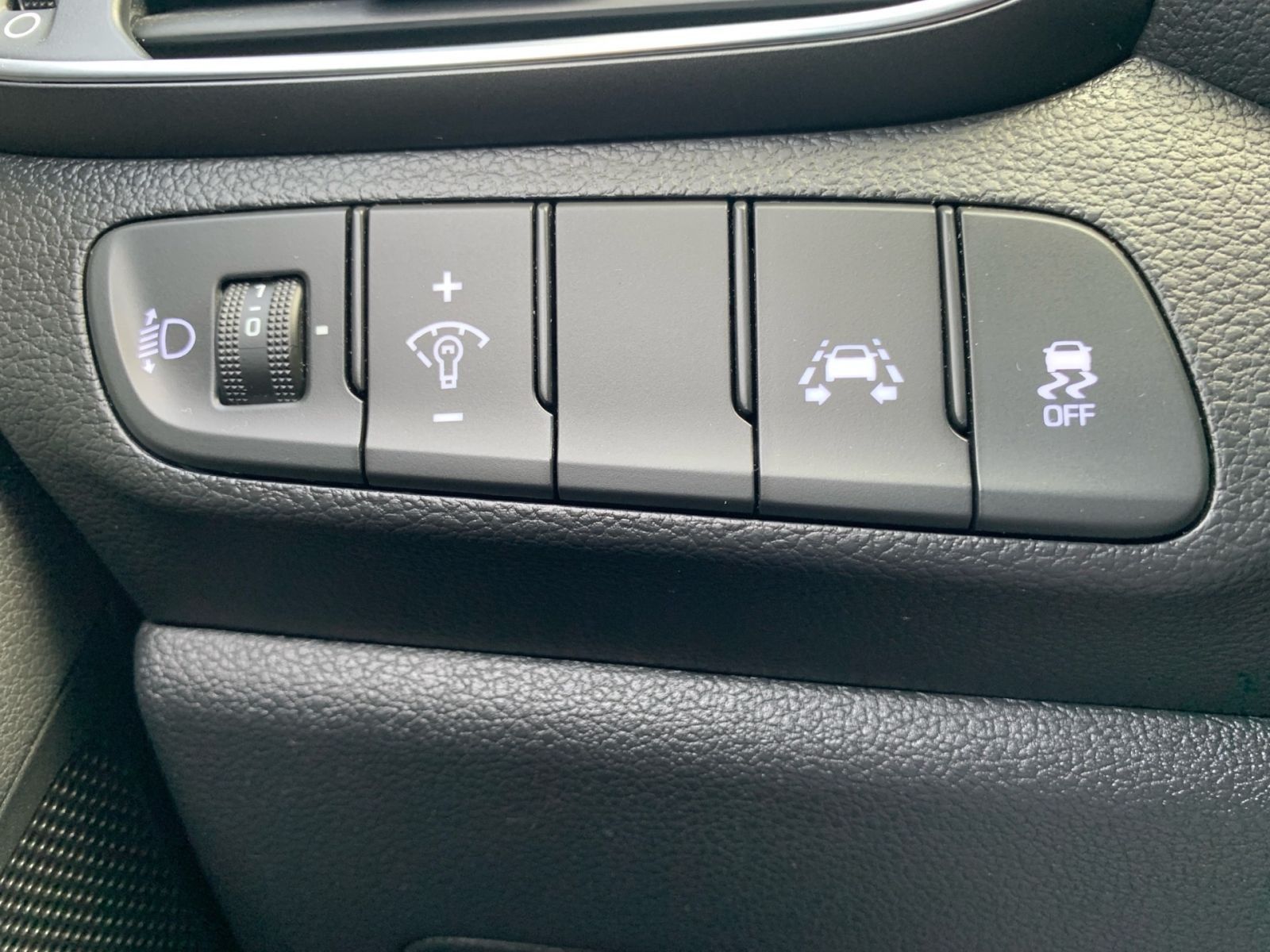 Fahrzeugabbildung Hyundai i30 1.4 Select 1 Hd 8xbereift