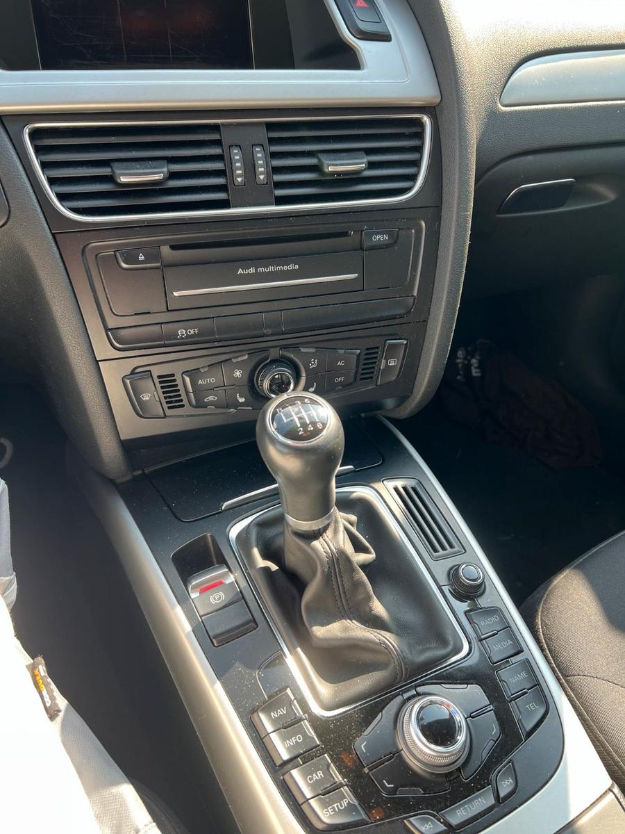 Audi A4 2011 — photo 6