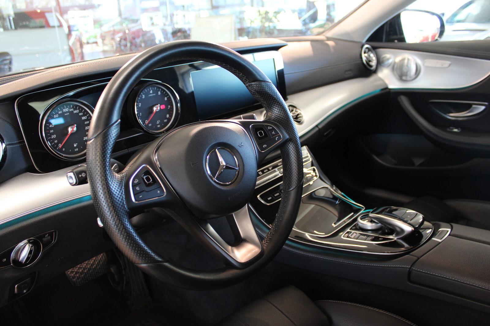 Mercedes-Benz E 200 Coupe *Sonderlack+2. Hand+Top*