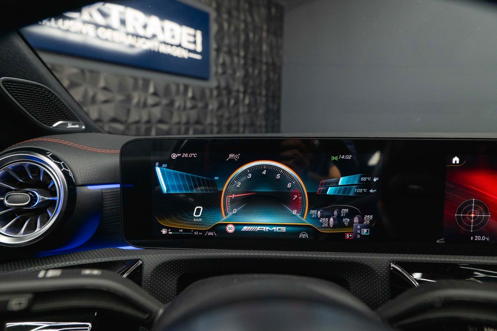 Fahrzeugabbildung Mercedes-Benz CLA 35 AMG 4Matic Performance Night-Paket | Pano