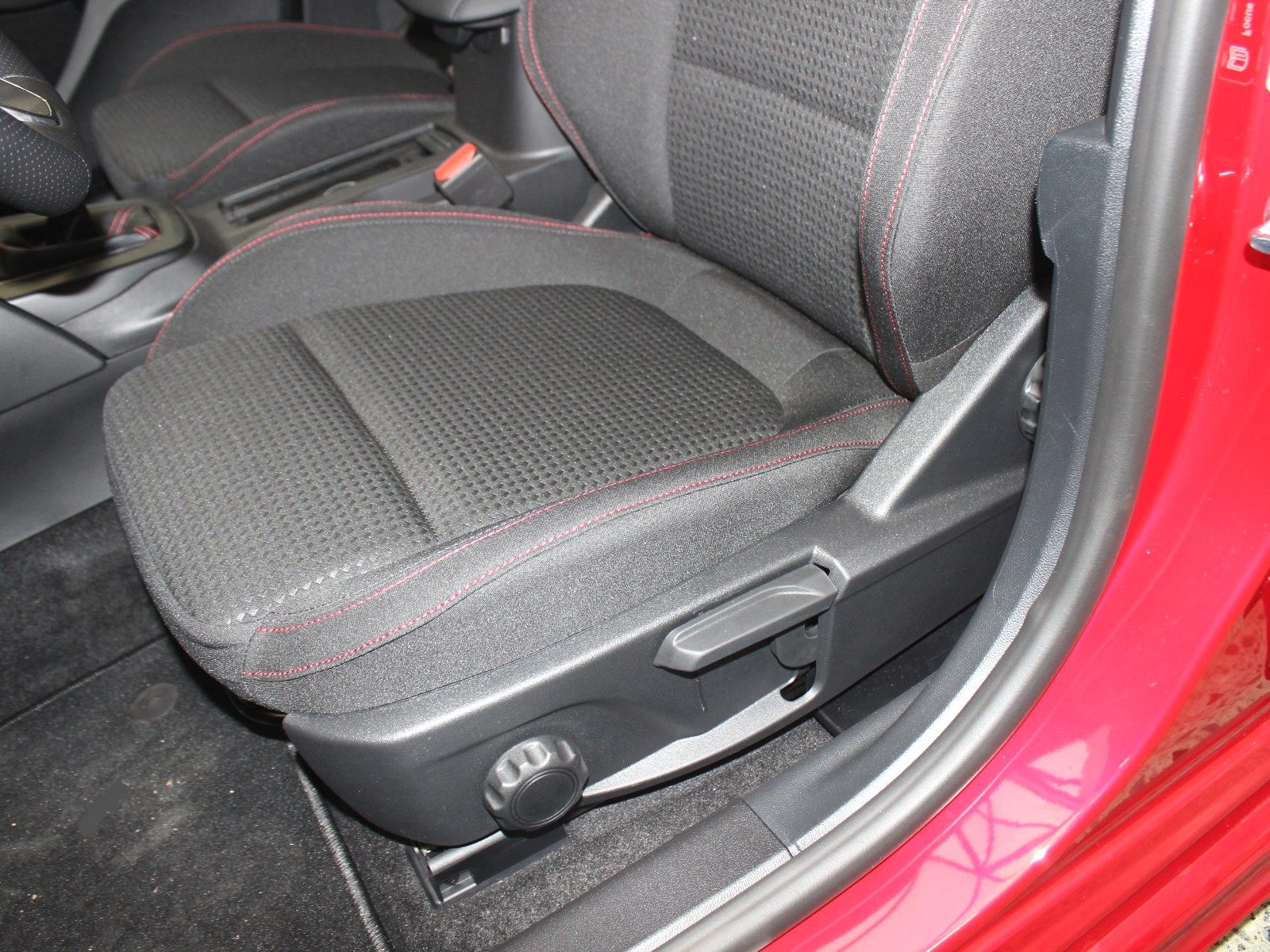 Fahrzeugabbildung Ford Focus ST-Line 1,0 EcoBoost Mild Hybrid