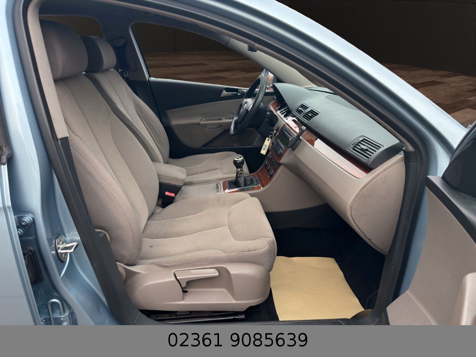 Fahrzeugabbildung Volkswagen Passat Lim. Comfortline;Klimaaut./2xParktronik/