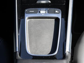 2025 Mercedes-BENZ EQB — миниатюра 13
