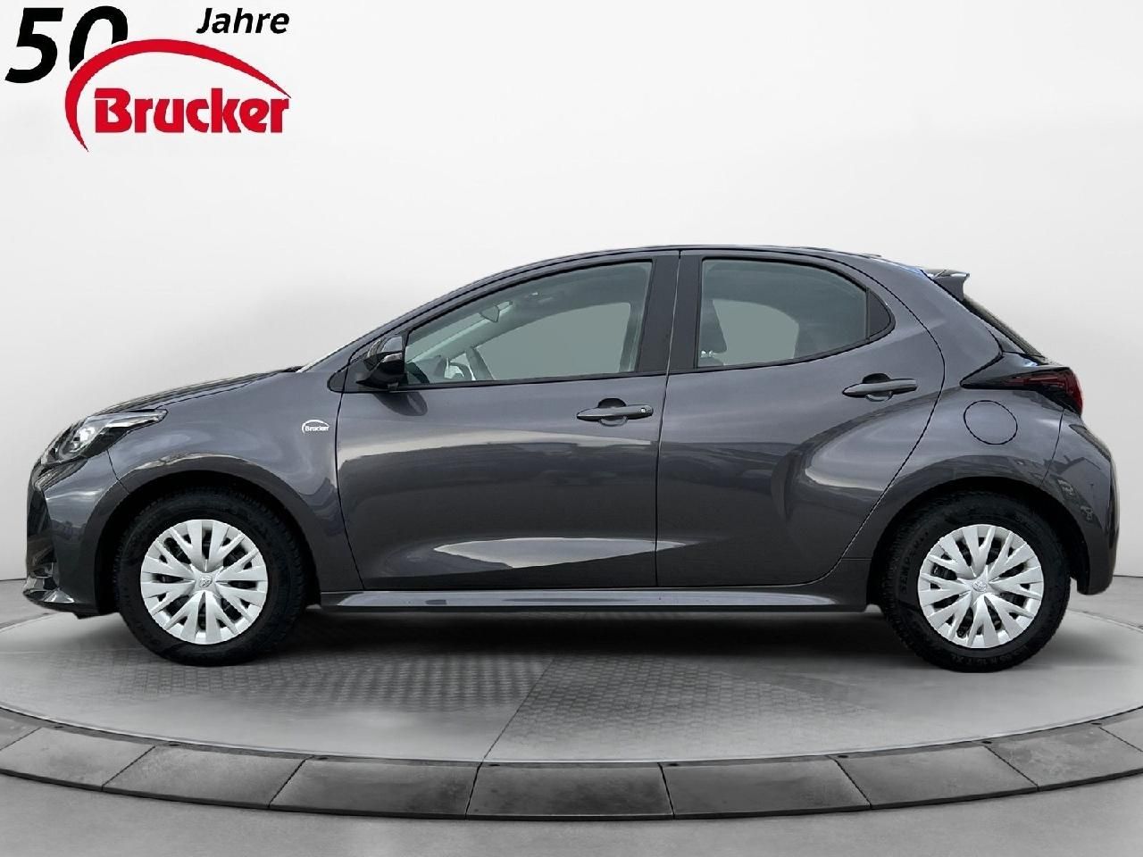 Toyota Yaris Hybrid Business Edition imagem 2