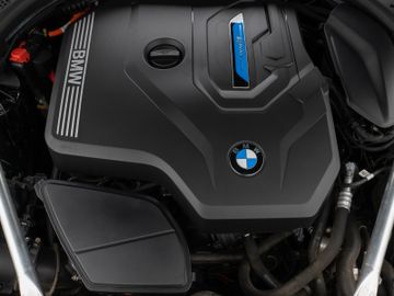 Fahrzeugabbildung BMW 530e M Sport Kamera Laser HUD DAB HiFi Komfort