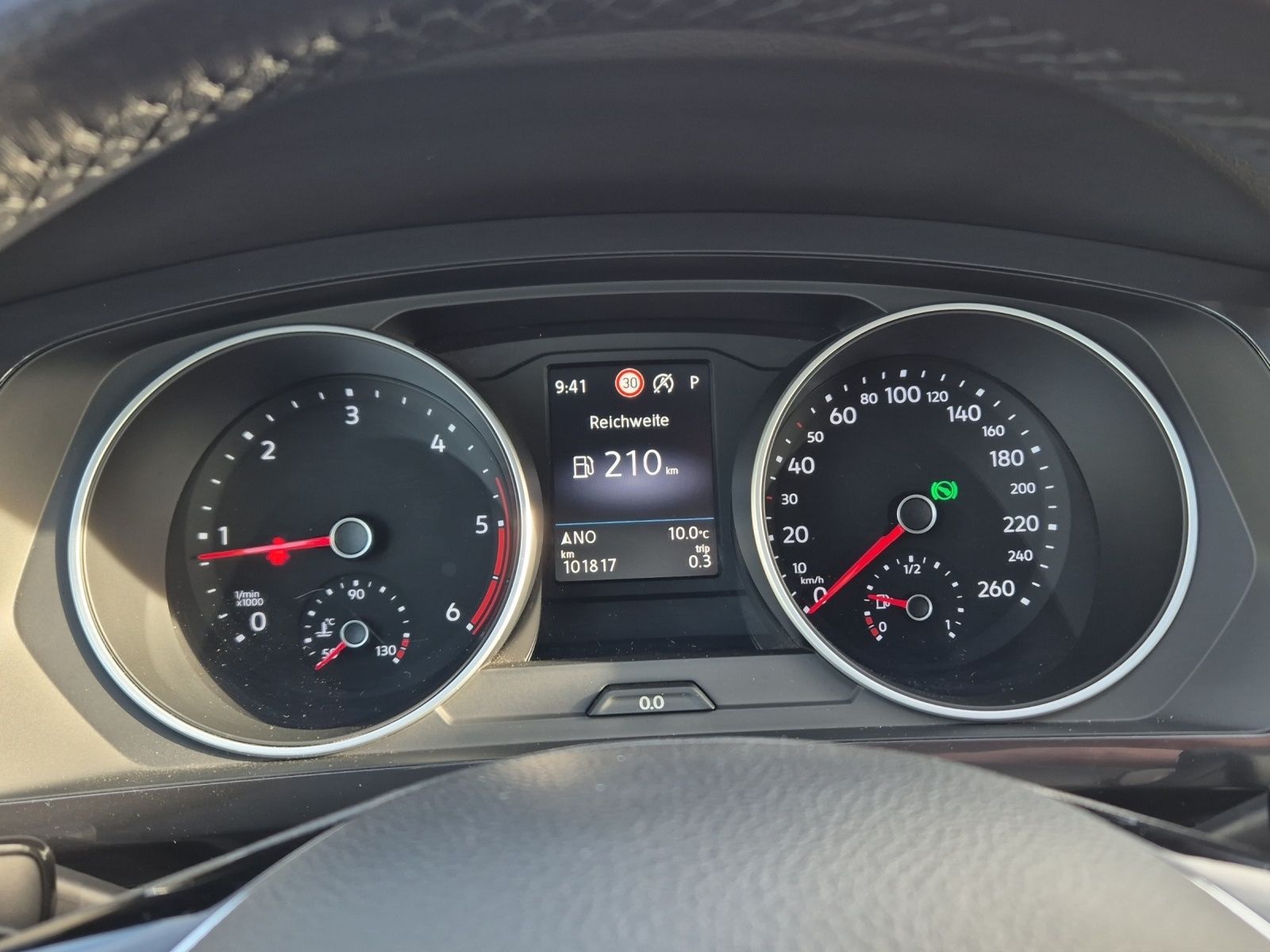 Fahrzeugabbildung Volkswagen Tiguan TDI Highline DSG 4M LED AHK Navi ACC PDC