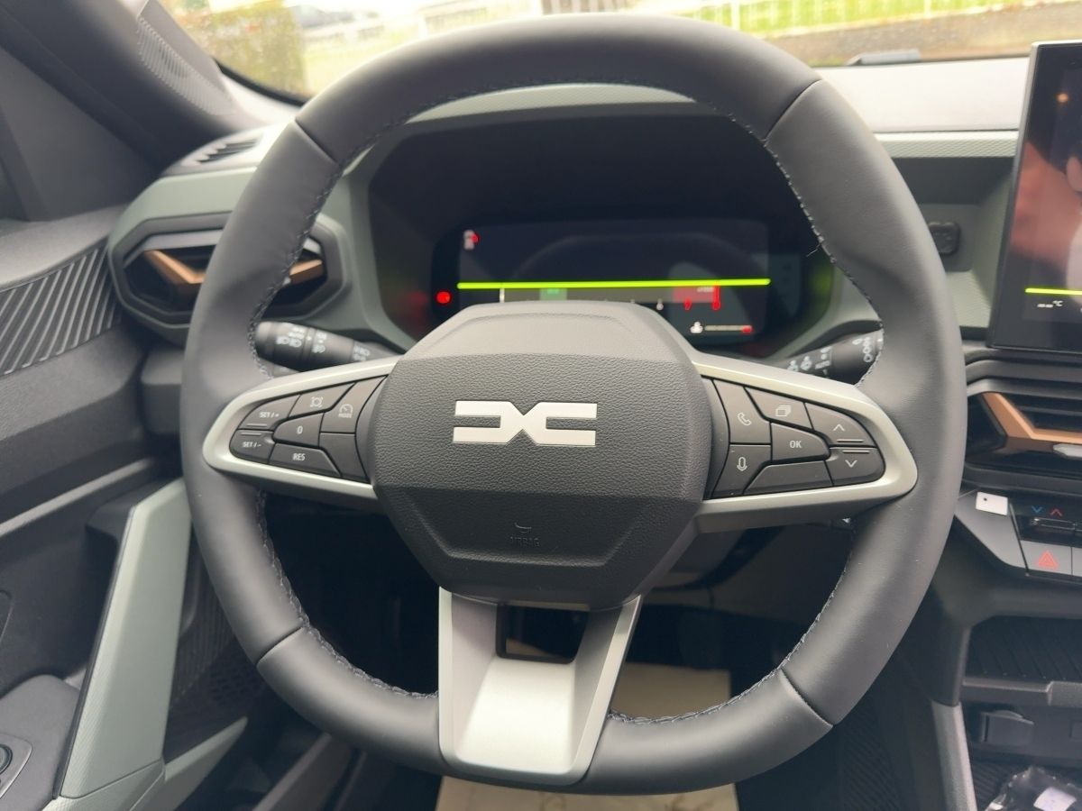 Fahrzeugabbildung Dacia Bigster Extreme TCe 140 City *  Winter+ Paket
