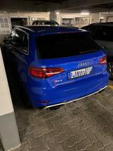 Audi RS3 2.5 TFSI S tronic quattro Sportback - - blaue Audi RS3