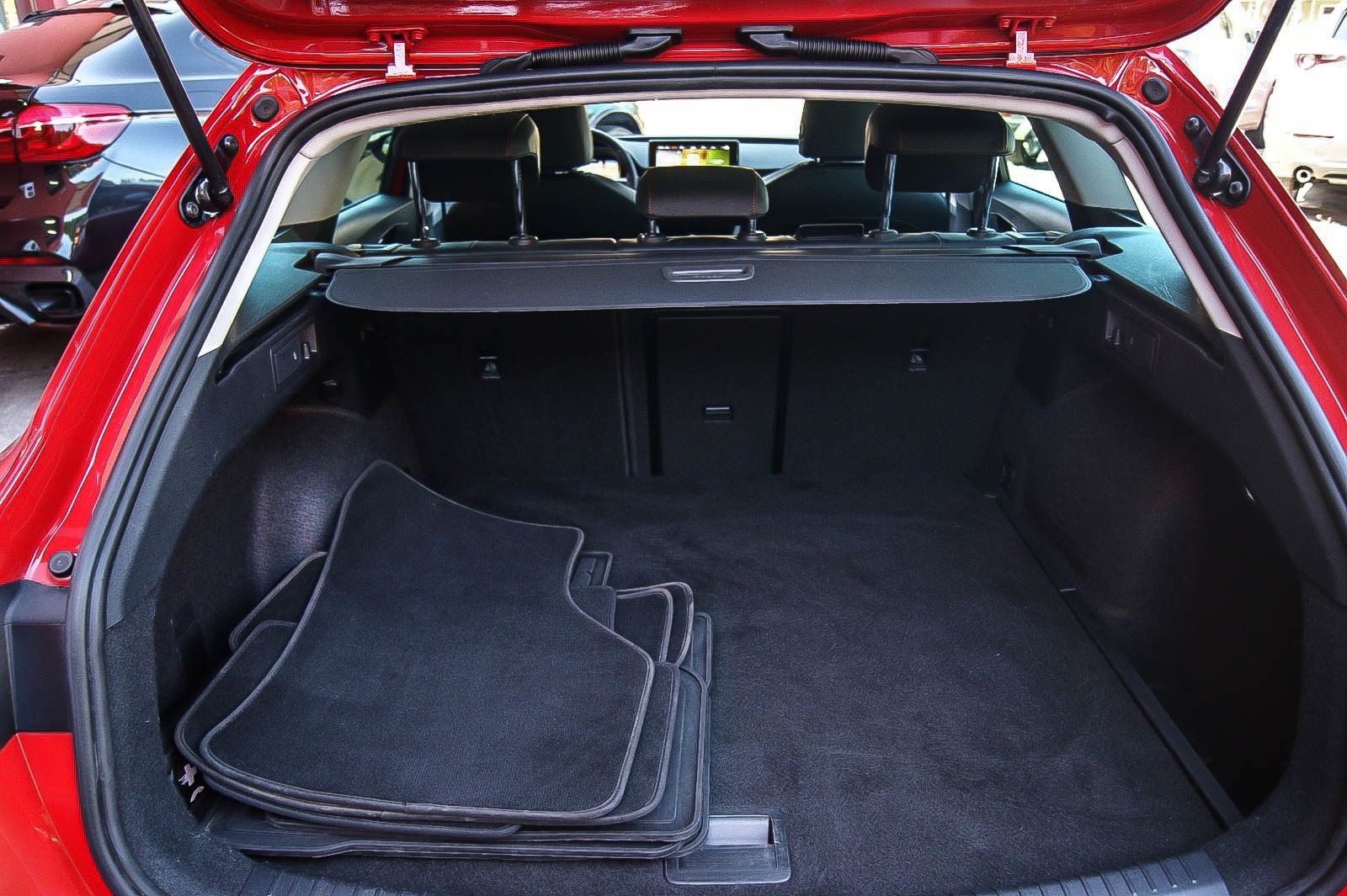 Fahrzeugabbildung SEAT Leon Sportstourer 1.5 FR VIRTUAL KAMERA ACC LED