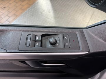 Volkswagen T6 Multivan 2.0 DSG Edition AHK StHz LED Navi