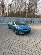 Hyundai i30 1.4 CRDi - Hyundai i30 mit Diesel-Antrieb: Limousine, 1.4