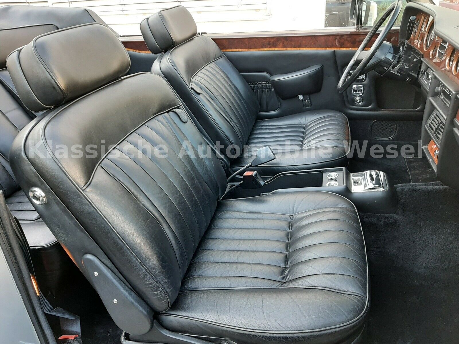 Fahrzeugabbildung Rolls-Royce Corniche/Deutsch mit orig. 13.636 km/Einzigartig