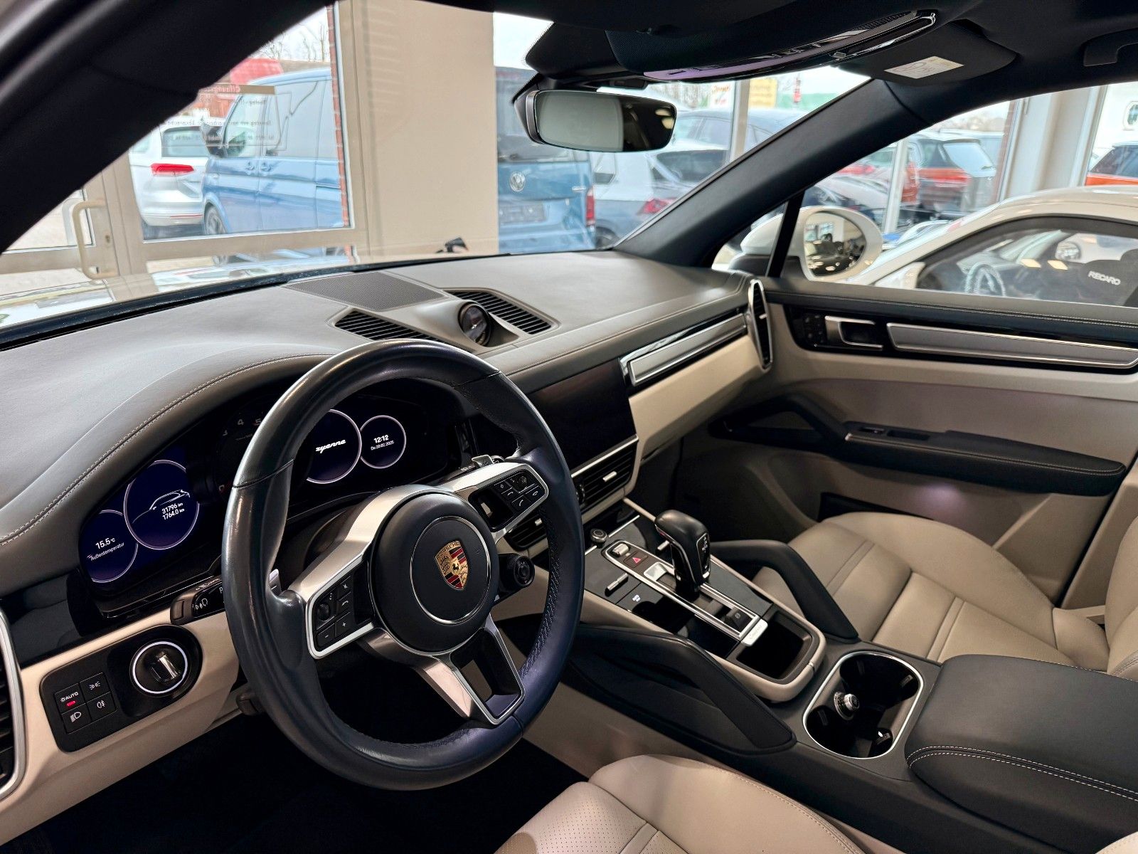 Fahrzeugabbildung Porsche Cayenne V6 Platinum Edition SportChrono/Panorama