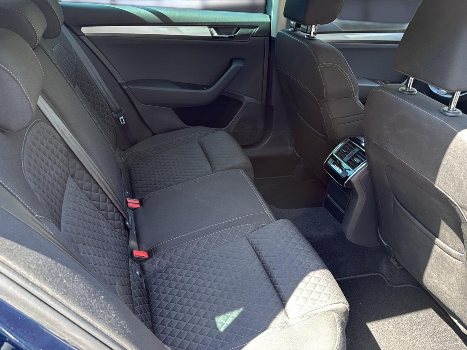 Fahrzeugabbildung SKODA Superb Combi Style 4x4