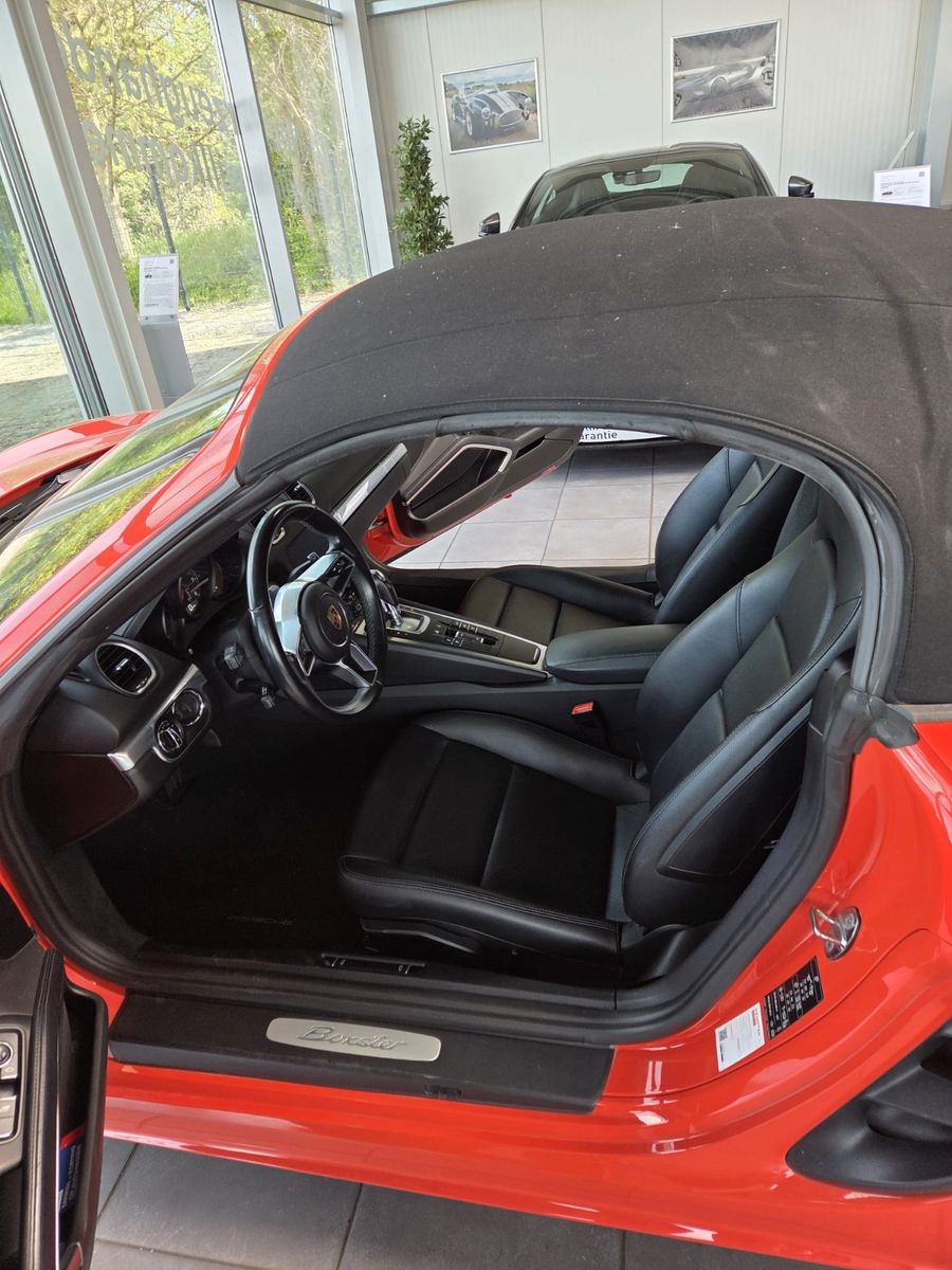 Fahrzeugabbildung Porsche Boxster/718/Lava-Orange/Sport Chrono/20 ZOll