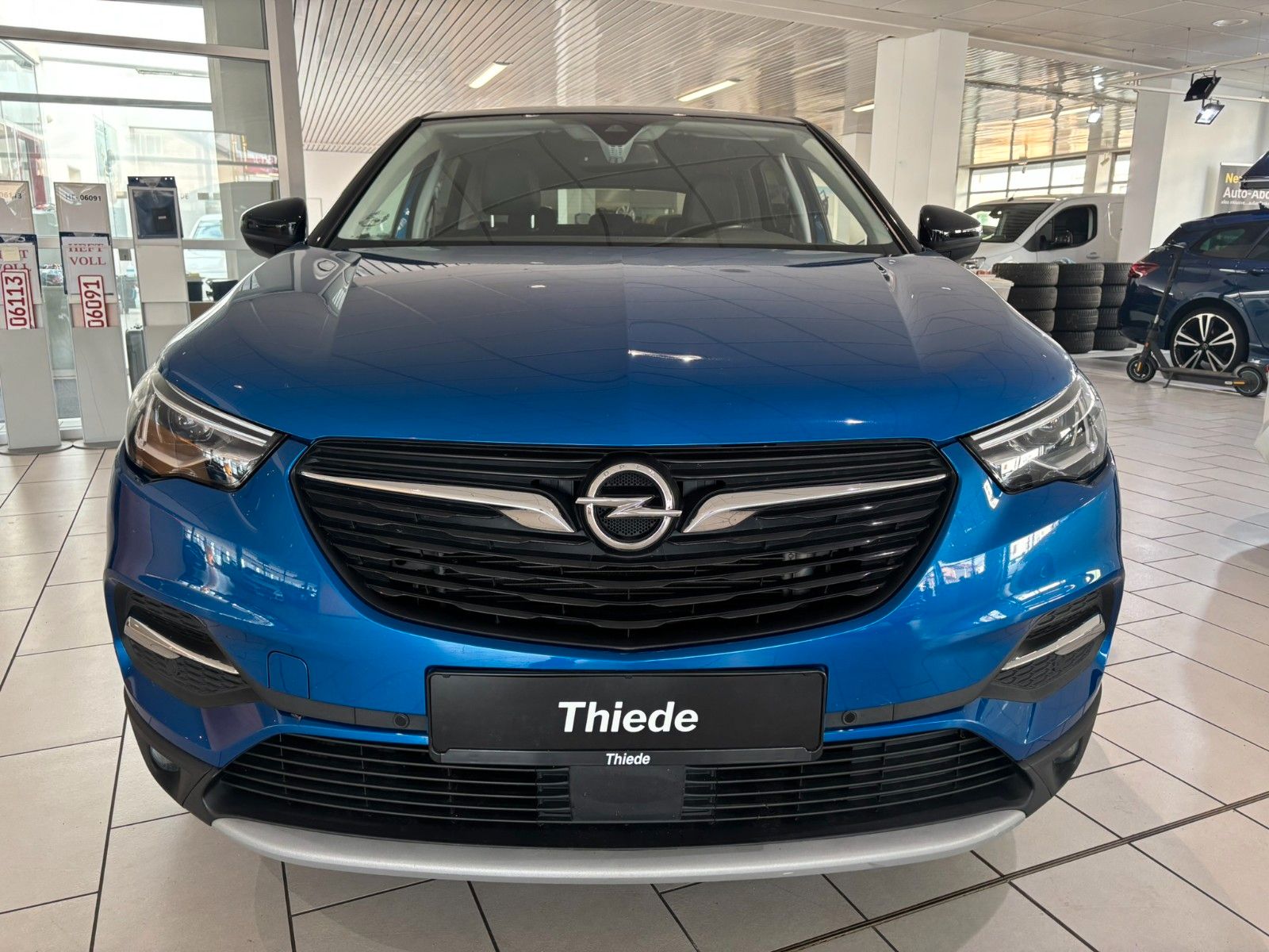 Fahrzeugabbildung Opel Grandland (X) 1.2 INNOV. AHK/NAVI/SHZ/KAMERA/AFL