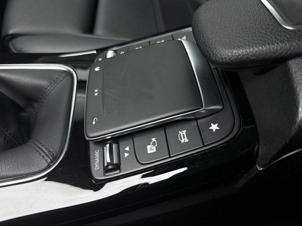 Mercedes-Benz A 180 Widescreen Multibeam AHK Kamera Leder MULT