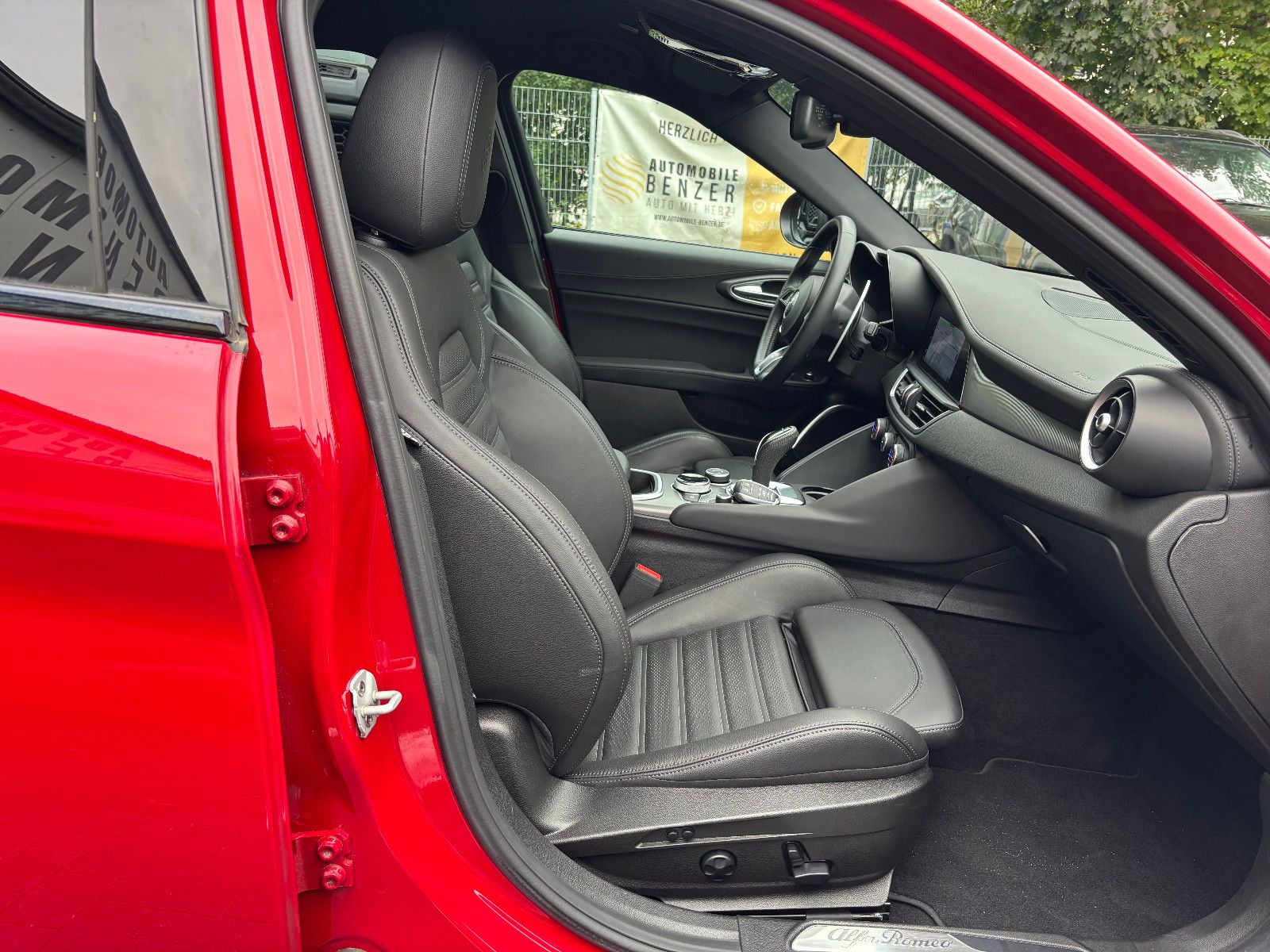 Fahrzeugabbildung Alfa Romeo Giulia Veloce Q4/ACC/MEMORY/KAMERA/NAVI/SOUND/