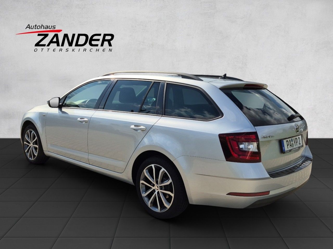 Fahrzeugabbildung SKODA Octavia Combi TDI DSG Soleil AHK Panoramadach