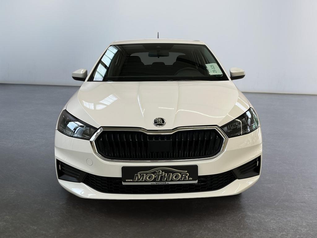 Skoda Fabia 2022 г. Белый, пробег 47540 км